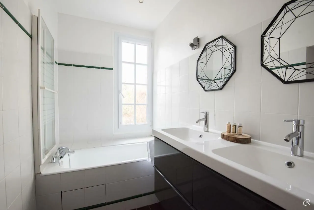 Trianon Versailles Bed & Breakfast 3*